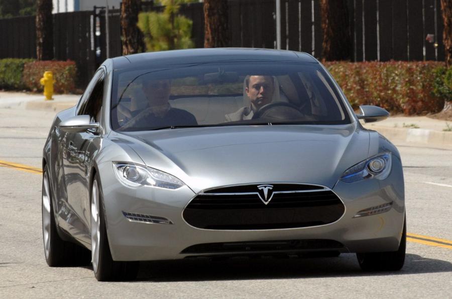  Tesla Model S 2009 года  (фото 32 из 44)